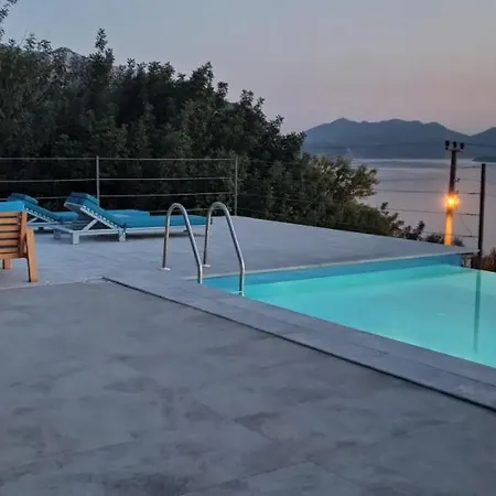 Vila Saranda *