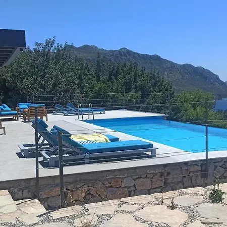 Saranda Villa
